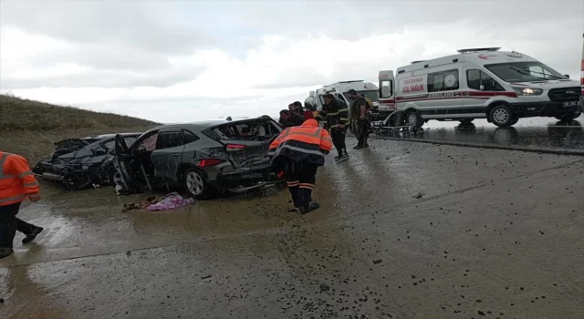Aksaray’da zincirleme trafik kazasında 5 kişi yaralandı