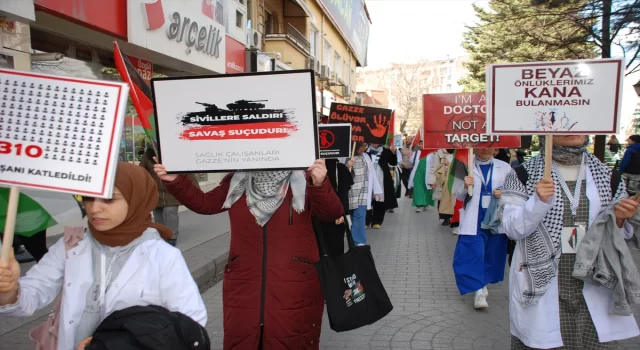 Eskişehir’de hekimler ve sağlık çalışanları Gazze için yürüdü