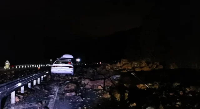 BitlisBaykan kara yolunda heyelan meydana geldi