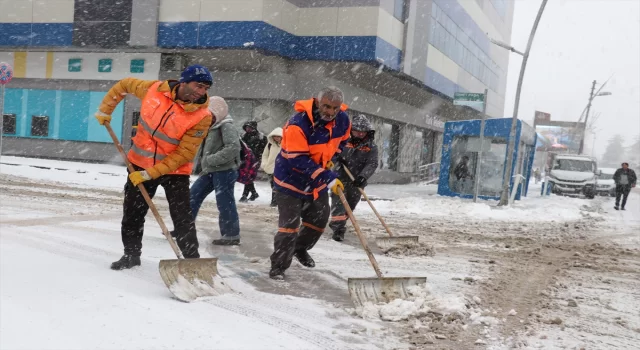 Erzurum, Ardahan ve Kars’ta kar yağışı etkili oluyor