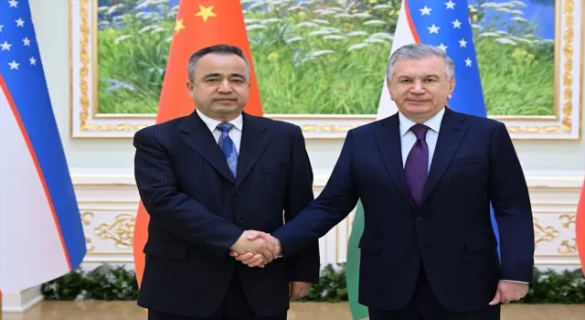 Özbekistan Cumhurbaşkanı Mirziyoyev, Çin’in Sincan Uygur Özerk Bölgesi Valisini kabul etti