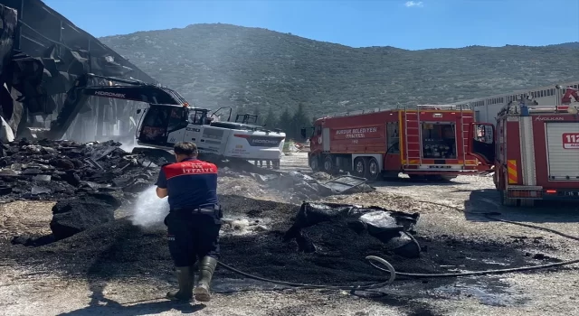 Burdur’da çocuk parkı malzemeleri üreten fabrikada çıkan yangın söndürüldü 
