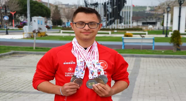Down sendromlu atlet Emirhan 6 yıllık kariyerine 48 madalya sığdırdı 