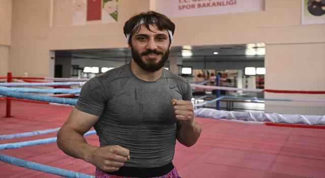 Karslı milli boksör Tuğrulhan Erdemir, çocukluk hayaline ulaştı