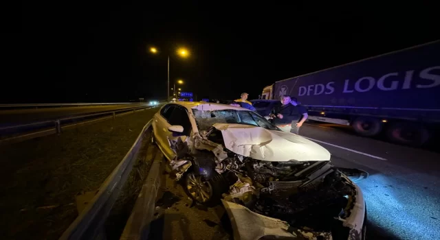 Düzce’de iki aracın karıştığı kazada 2 kişi yaralandı