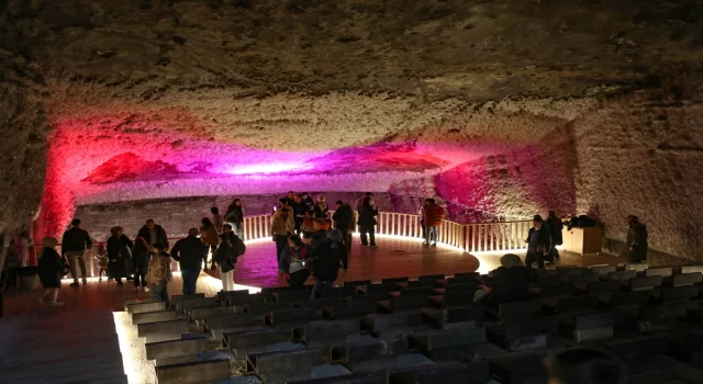 Iğdır’daki tuz mağaraları bayram tatilinde 10 bin ziyaretçi ağırladı
