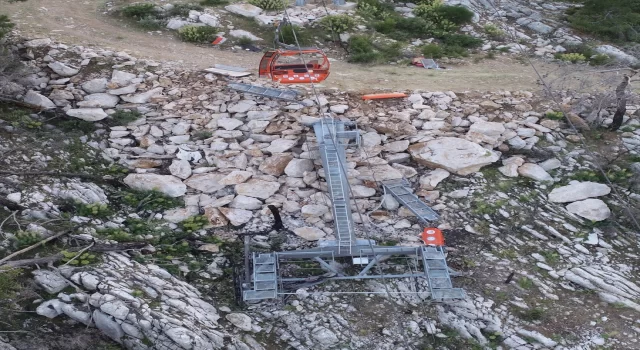 Antalya’daki teleferik kazasının ardından oluşan enkaz havadan görüntülendi