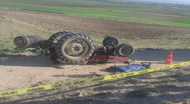 Eskişehir’de devrilen traktörün altında kalan sürücü öldü