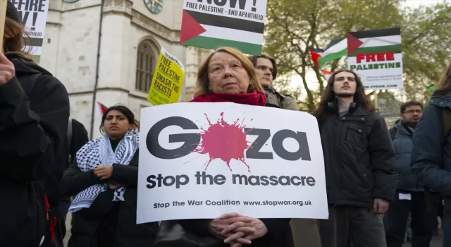 İsrail’e silah satışları İngiltere Parlamentosu önünde protesto edildi