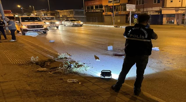Adana’da elektrikli bisikletten düşen hamile kadın otobüsün altında kalarak öldü