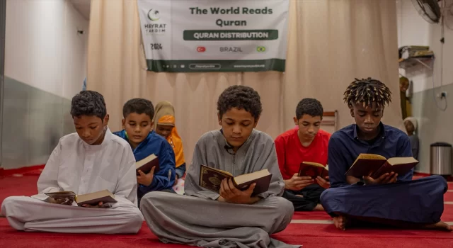 Hayrat İnsani Yardım Derneği, Brezilyalı Müslümanlara Kur’anı Kerim hediye etti