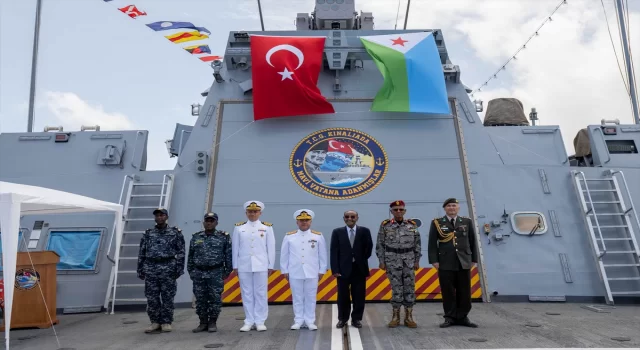 Japonya seyrine devam eden TCG Kınalıada, Cibuti Limanı’nı ziyaret etti