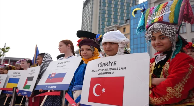 İstanbul’da 23 Nisan Ulusal Egemenlik ve Çocuk Bayramı kutlanıyor