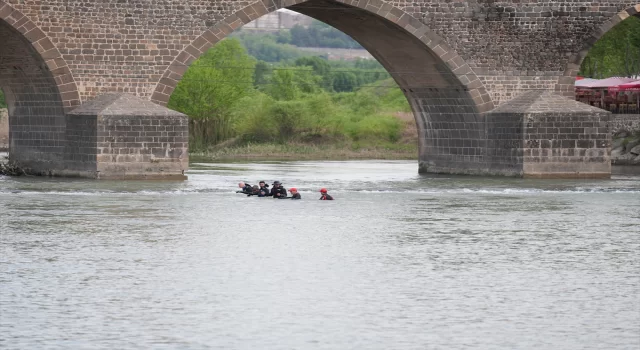 Diyarbakır’da kaybolan kişiyi Dicle Nehri ve çevresinde arama çalışması sürüyor