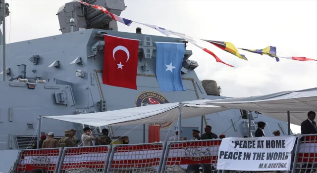 Türkiye’ye ait askeri gemi, Mogadişu’ya ulaştı