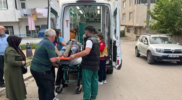 Kocaeli’de kazanın ardından rampadan kayan otomobilini durdurmaya personel sürücü yaralandı