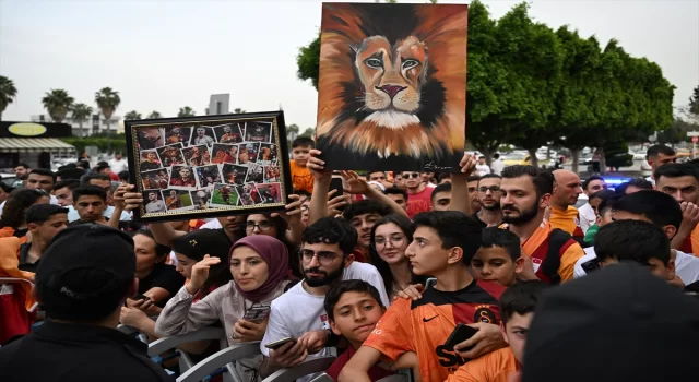 Galatasaray kafilesi Adana’ya geldi