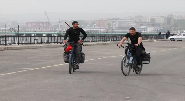 Hacca gitmek için Fransa’dan bisikletle yola çıkan iki kişi Tekirdağ’a geldi
