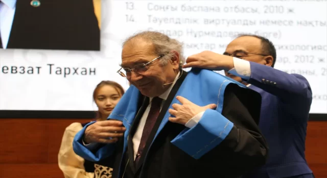 Nevzat Tarhan’a Kazakistan’da ”Fahri Profesörlük” ünvanı verildi