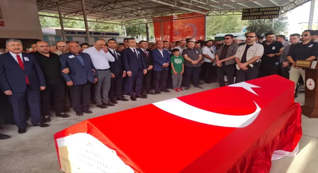 Şehit Başkomiser Kamuran Üçgül’ün cenazesi, Osmaniye’de toprağa verildi 