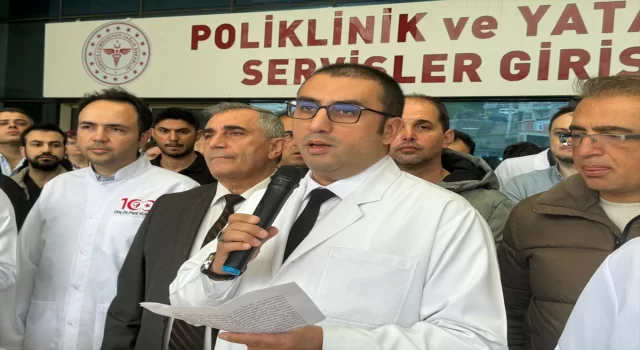 Giresun’da görevi başındaki doktora saldırı protesto edildi