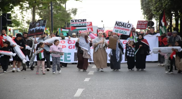 Arnavutluk’ta Filistin’e destek gösterisi ve yürüyüşü yapıldı