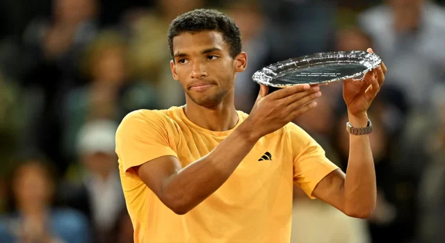 Madrid Açık Tenis Turnuvası’nı erkeklerde Rublev kazandı