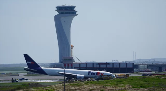 GÜNCELLEME İstanbul Havalimanı’nda arızalanan kargo uçağı gövde üzerine iniş yaptı