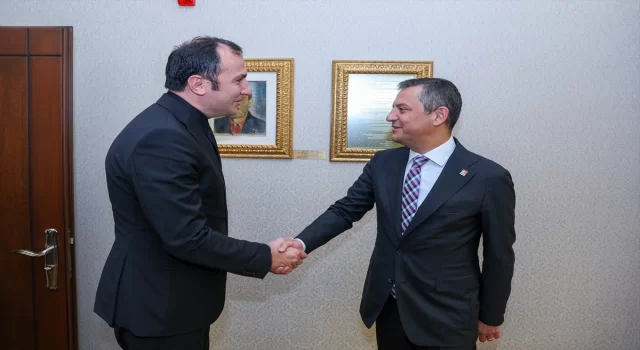 CHP Genel Başkanı Özel, Eğitimİş Sendikası Genel Başkanı Özbay’ı kabul etti