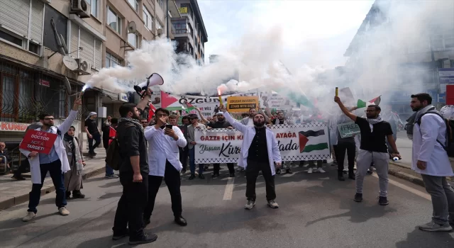 Üsküdar Üniversitesi öğrencileri ve akademisyenleri Filistin’e destek eylemi düzenledi