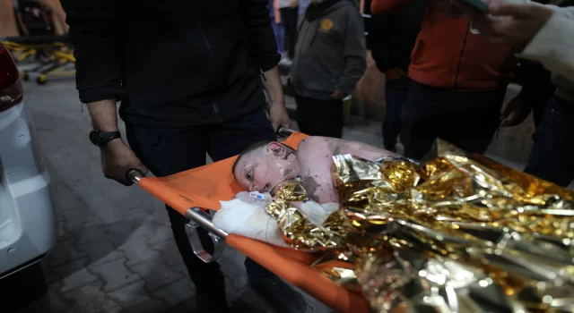 İsrail’in Refah’ın merkezine topçu atışıyla düzenlediği saldırılarda 25 kişi yaralandı 