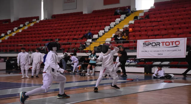 Karaman’da düzenlenen Okul Sporları Eskrim Türkiye Birinciliği Müsabakaları sona erdi