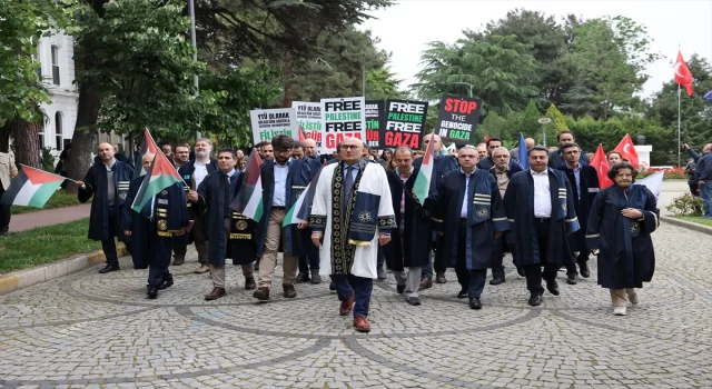 YTÜ akademisyenlerinden Filistin’e destek için sessiz yürüyüş