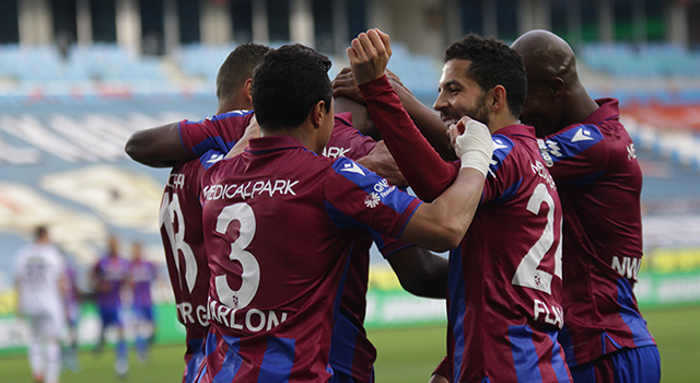 Trabzonspor, Fatih Karagümrük'ü iki golle geçti