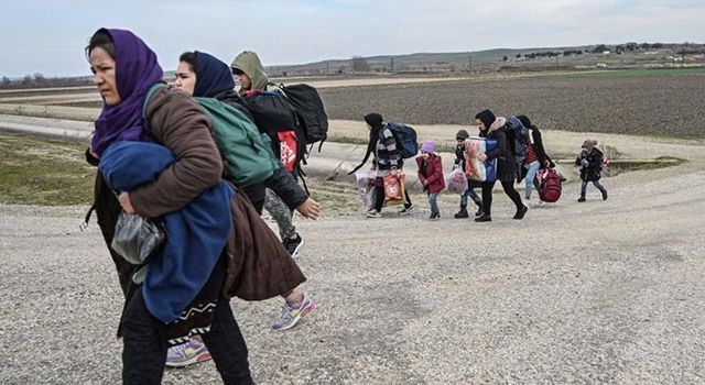 Hulusi Akar: Bir milyondan fazla Suriyeli evlerine döndü