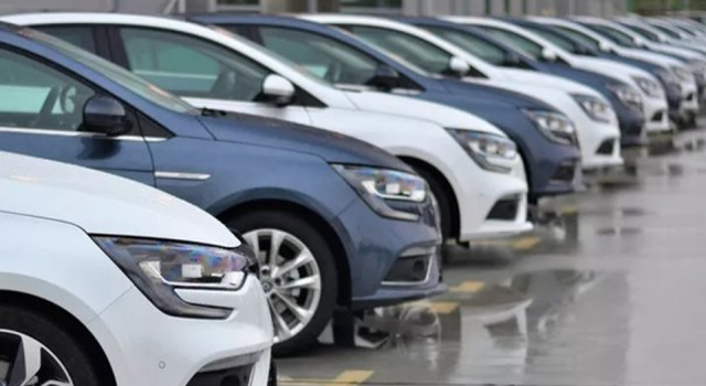 Otomobil fiyatları 4 yılda yüzde 200 arttı, yeni zam kapıda