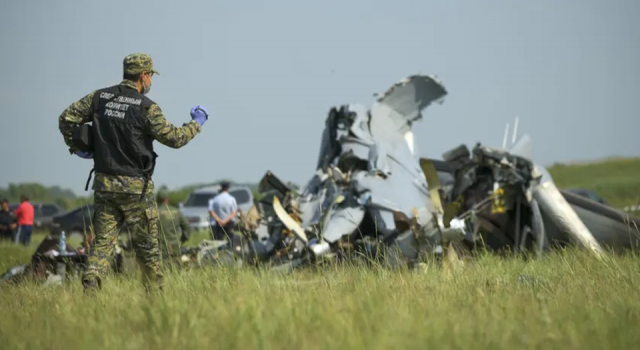 Rusya’da sporcu taşıyan uçak kaza yaptı: 4 ölü