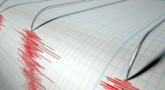 Ege Denizi'nde deprem: AFAD 4.2, Kandilli 4.4