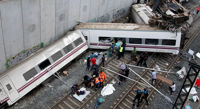 Çekya'da iki tren çarpıştı