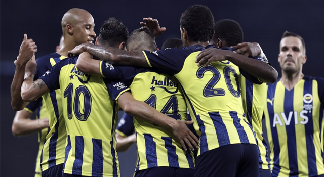 Fenerbahçe hazırlık maçında Dinamo Kiev'le 1-1 berabere kaldı