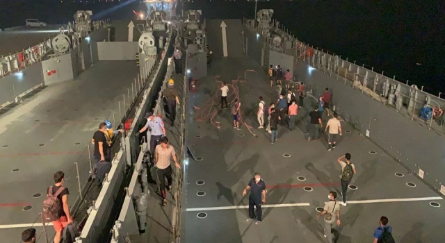 Termik Santral çevresindeki vatandaşlar donanma gemisiyle tahliye edildi