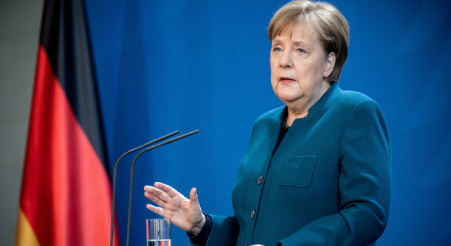Almanya Başbakanı Merkel için hatıra oyuncağı üretildi