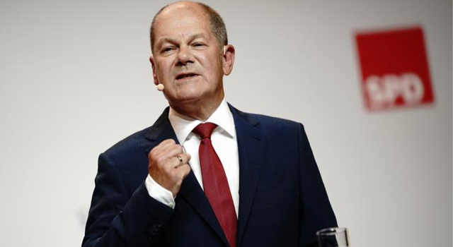 Almanya seçimlerinden birinci çıkan Sosyal Demokrat Parti lideri Olaf Scholz kimdir?