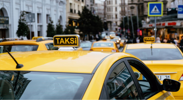 İstanbul Taksiciler Esnaf Odası Başkanı: Taksi bulamama sorunu zamla çözülür