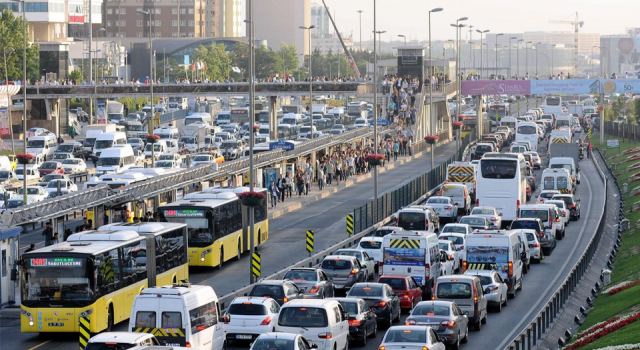 İstanbul'da trafik yoğunluğu yüzde 62'ye ulaştı