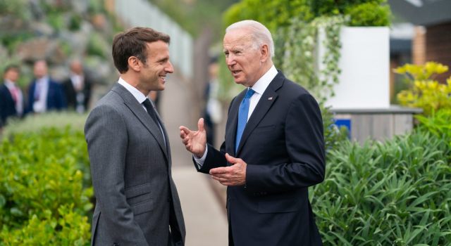 Macron ve Biden, "denizaltı krizini" görüştü