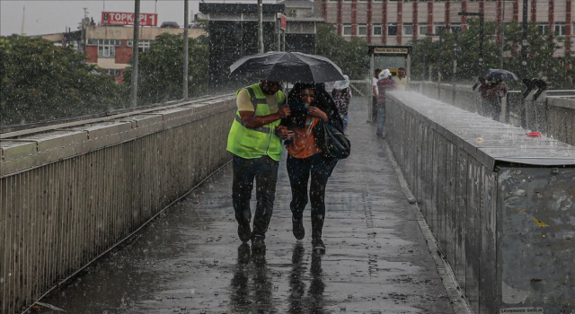 Meteoroloji'den İstanbul için sağanak yağış uyarısı!