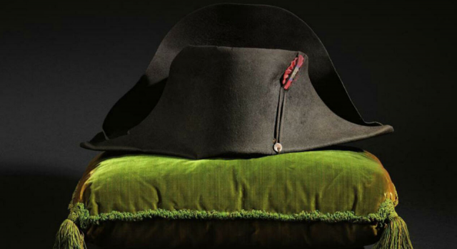 Napolyon'a ait olduğu ortaya çıkan şapka, açık artırmayla satışa sunuldu