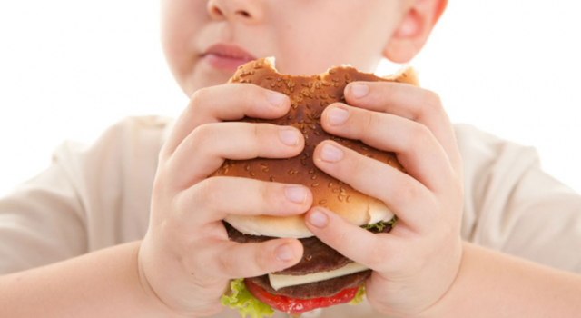 Obezite artıyor: Çocuklar pandemide daha çok kilo aldı