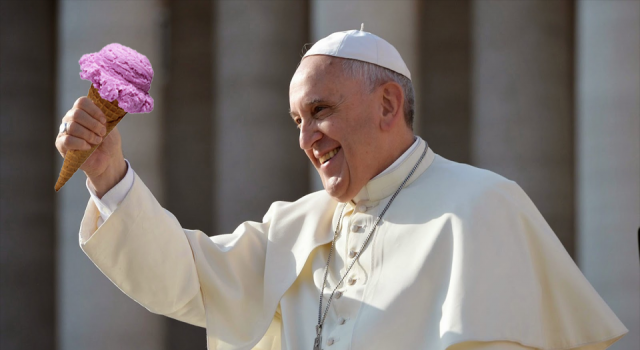 Papa, cezaevindeki mahkumlara dondurma ısmarladı